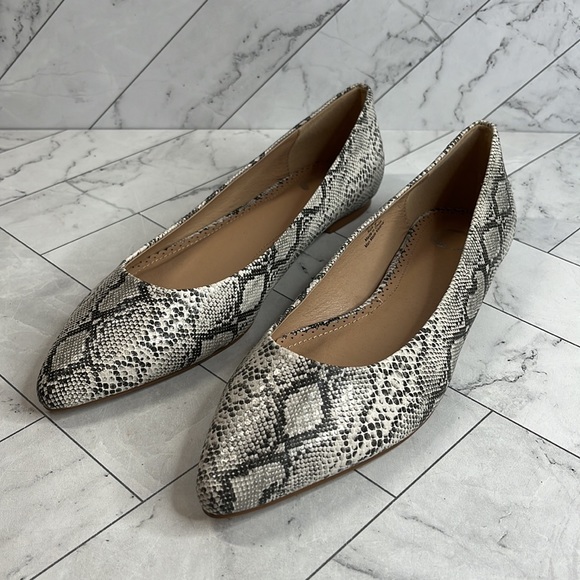 NWT Journee Collection Womens Snake Print Faux Leather SlipOn Flat Moana Shoe 9M - Picture 3 of 8